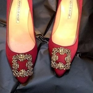 Manolo Blahnik Size 7.5 Burgundy Heel